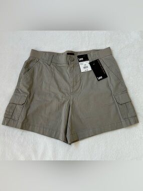Lee Women's Utility Cargo Shorts in Mushroom Color